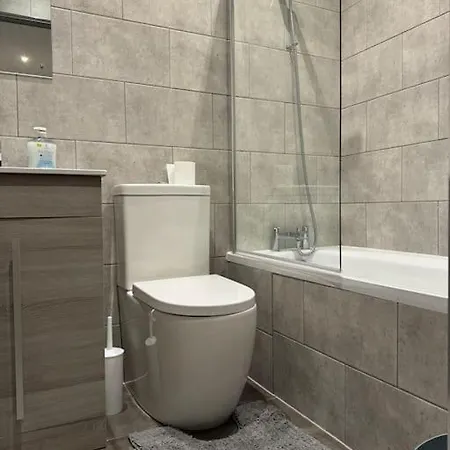 Spacious 1 Bedroom Flat City Centre Cannock Exterior foto