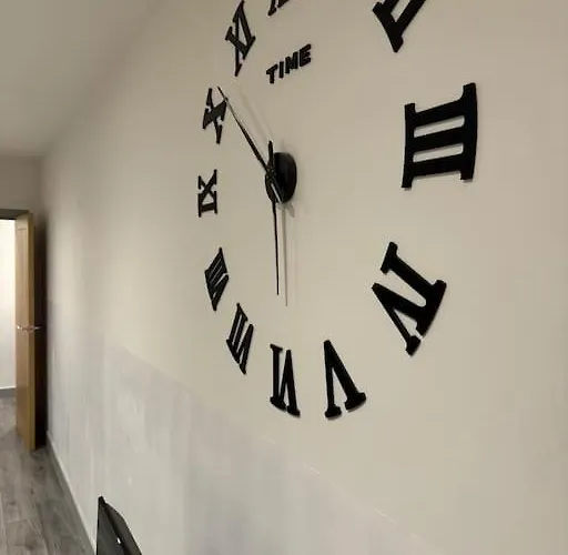 Spacious 1 Bedroom Flat City Centre
