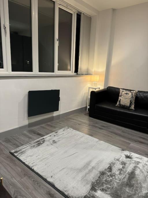 Apartment Spacious 1 Bedroom Flat Centre